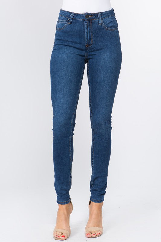 KEEP IT MOVING SKINNY JEANS – Madison Brooklyn